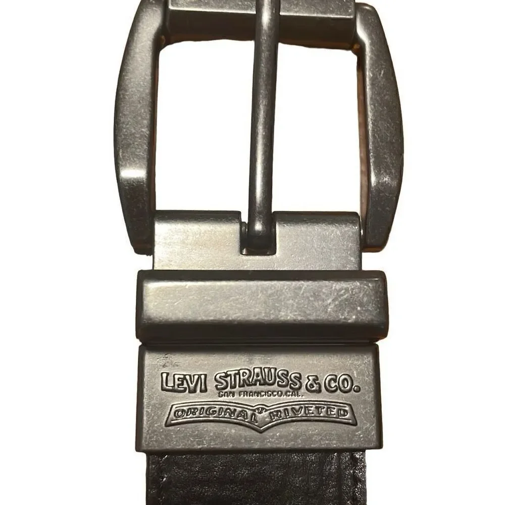 Levi Strauss heavy buckle belt black size 52 leather top manmade lining 16 holes